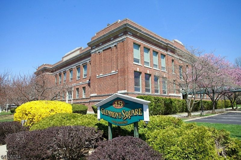1st image of 15 Glenridge Ave APT 22