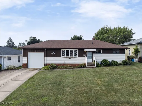 2651 Dentzler Rd, Parma, OH 44134