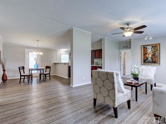 3rd image of 58 Windy Hill Ln