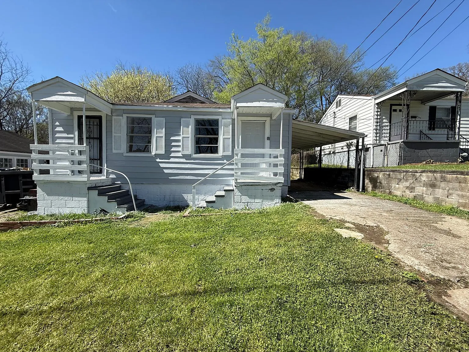 3 bed, 1120 sqft, $949 — Photo 2