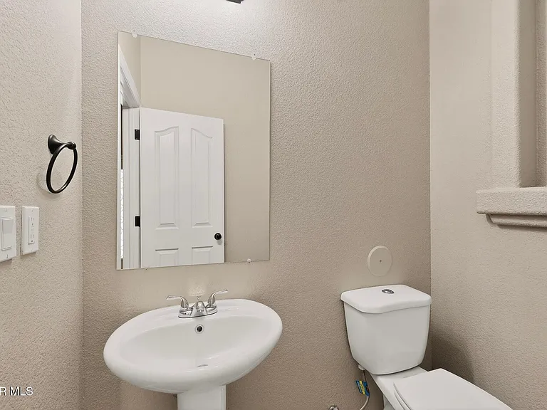 4921 Adrian Campos St — Photo 20