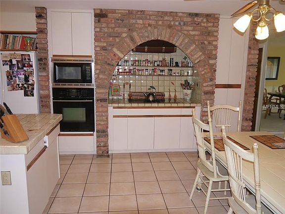 4th image of 2885 Bridlewood Dr