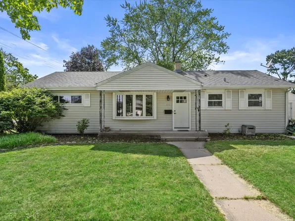 243 Summit DRIVE, Port Washington, WI 53074