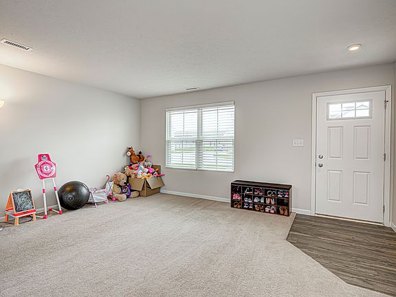 5th image of 215 Dietz Dr