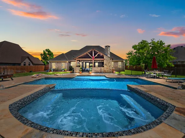 1308 Whisper Willows Dr, Fort Worth, TX 76109