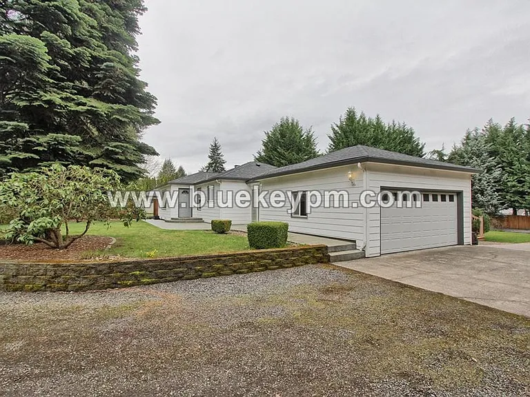 4114 NE 56th St — Photo 3
