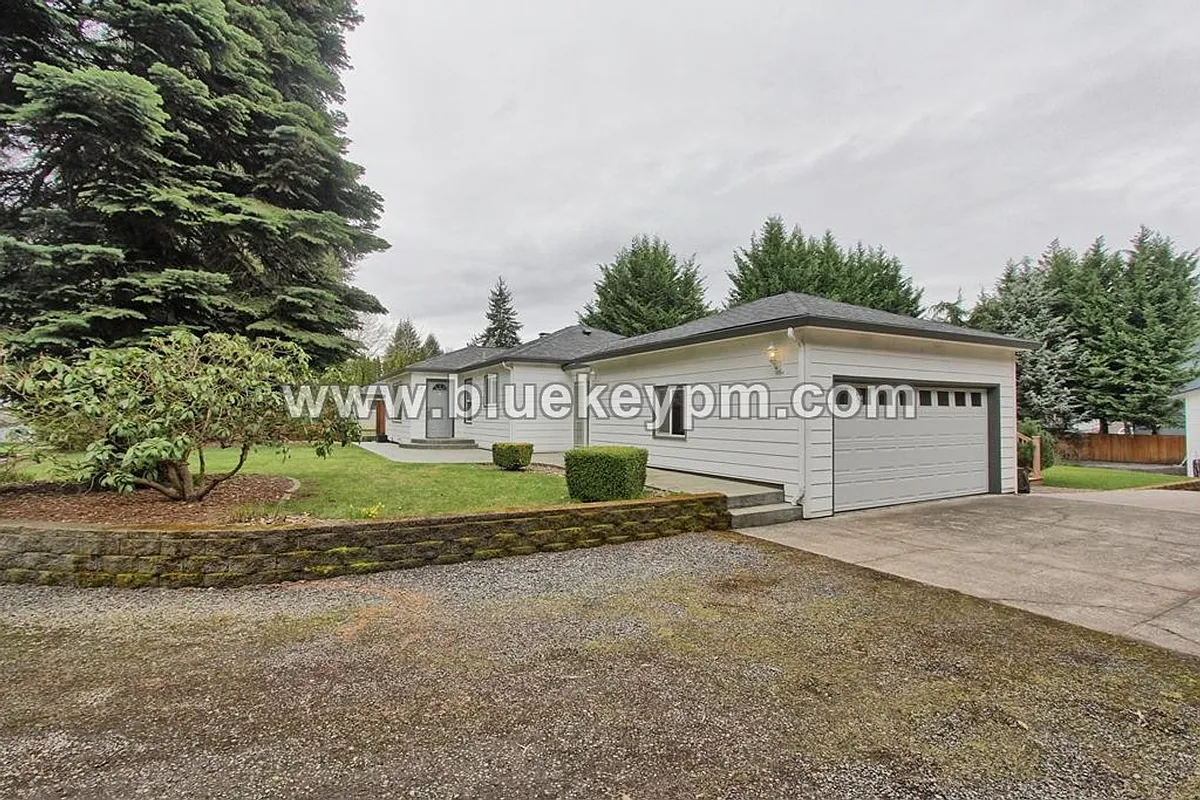 Building Photo - 4114 NE 56th St