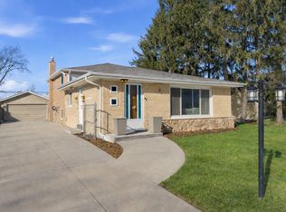 8930 McVicker Ave, Oak Lawn, IL 60453