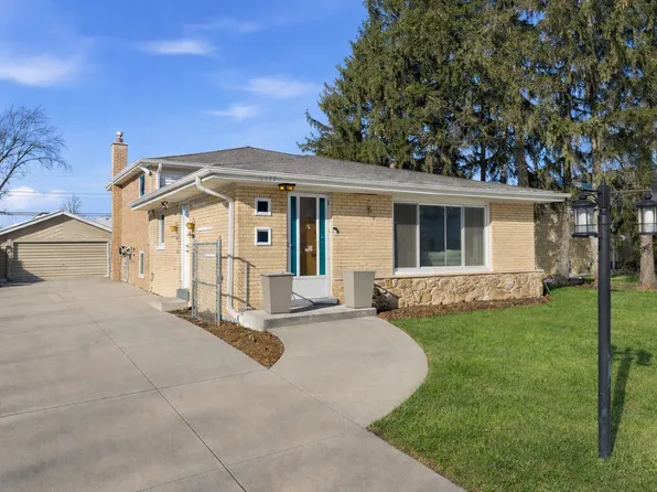 8930 McVicker Ave, Oak Lawn, IL 60453