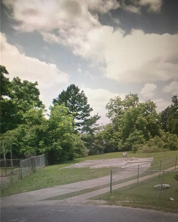 1st image of 4702 Roberts Cir