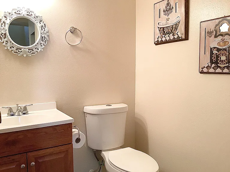 428 S Monterey St — Photo 10