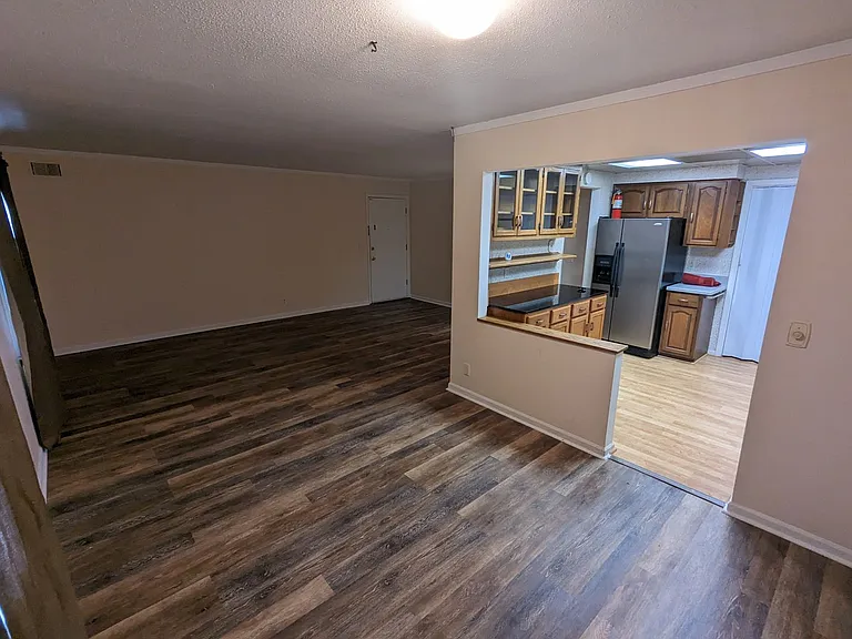 5526 Heatherdowns Blvd — Photo 6