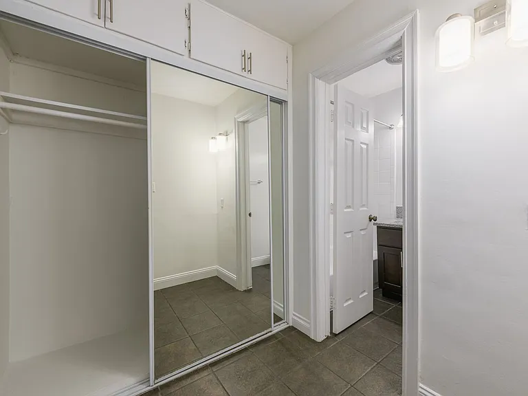 6871 Franklin Ave - Hollywood Cozmo — Photo 10