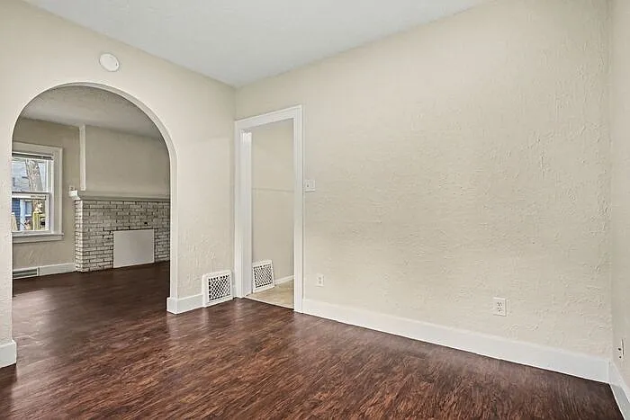2 bed, 1.5 bath, 1216 sqft, $1,349 — Photo 4