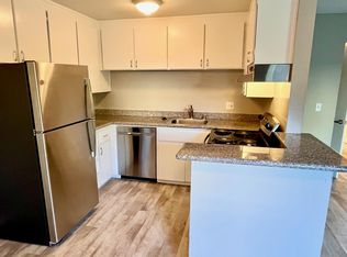 120 Granada Dr APT 9, Mountain View, CA 94043