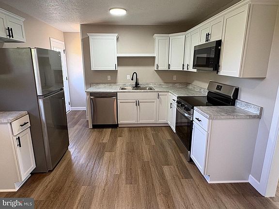 4th image of 114 Peach Dr