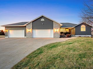 4091 Brookside Dr, Marion, IA 52302