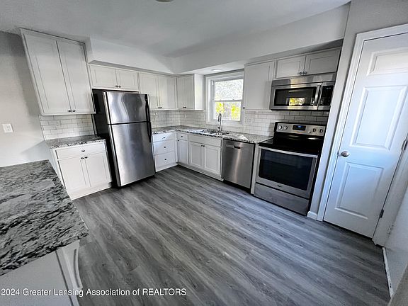 3rd image of 1217 Wolf Ct