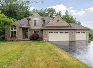 120 Tiffany Ln, Battle Creek, MI 49015