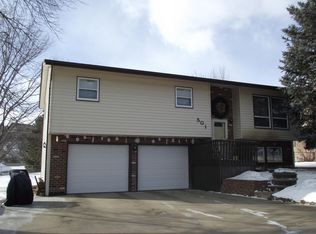 501 Yucca Dr, Pierre, SD 57501