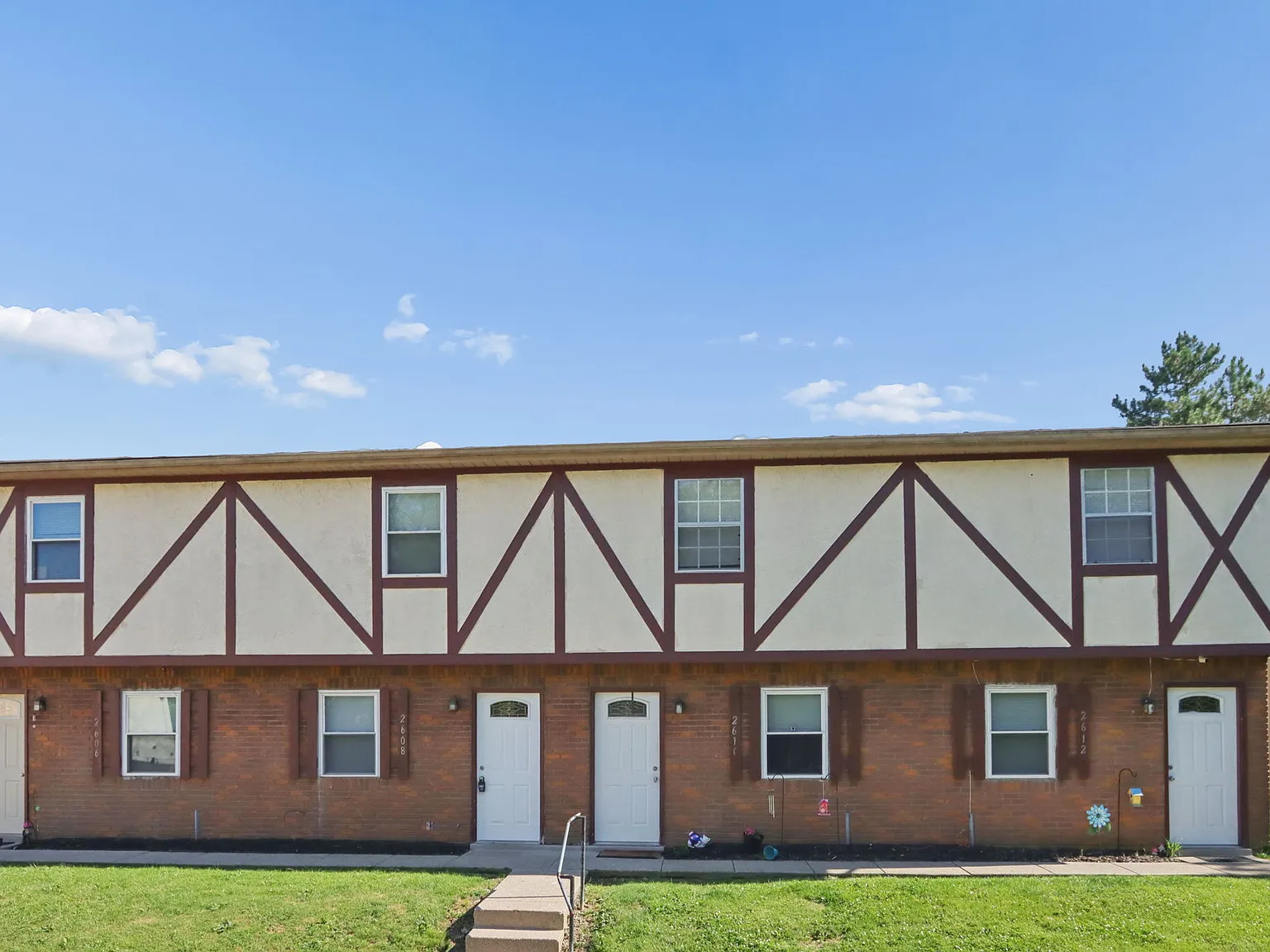 Christine Boulevard Quadplex - 2608 — Photo 1