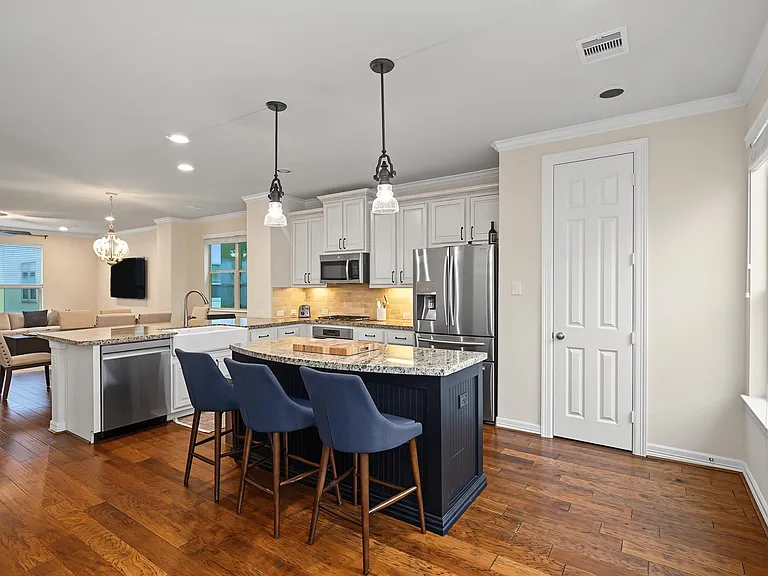 2713 Shadybrook Meadow Dr — Photo 2
