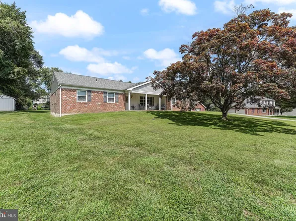 19 Patricia Ln, Glen Mills, PA 19342