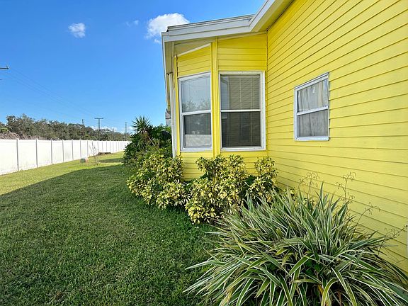 3rd image of 4108 Buena Vista Dr S