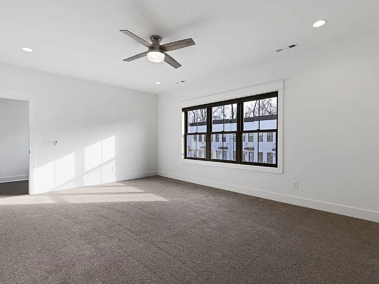 219 S Bilbro Ave — Photo 24