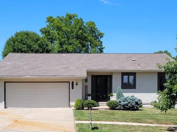154 Woodbridge Ln, Kansas City, MO 64145