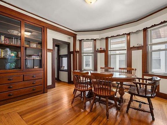 4th image of 124 Brooks St Floor 2