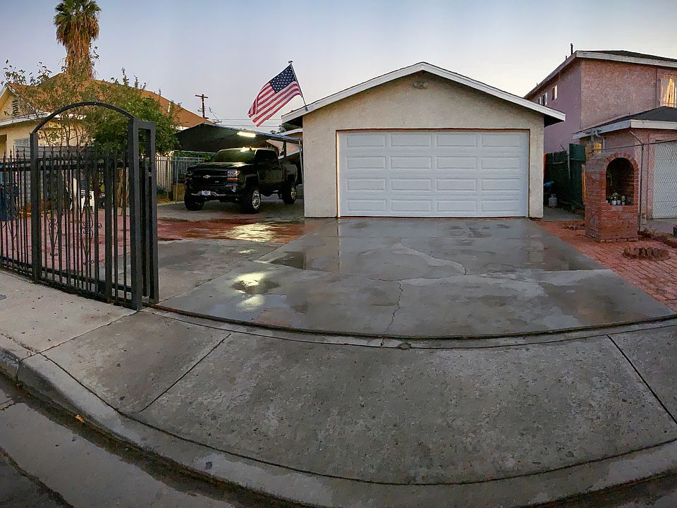 1st image of 2516 E 109th St