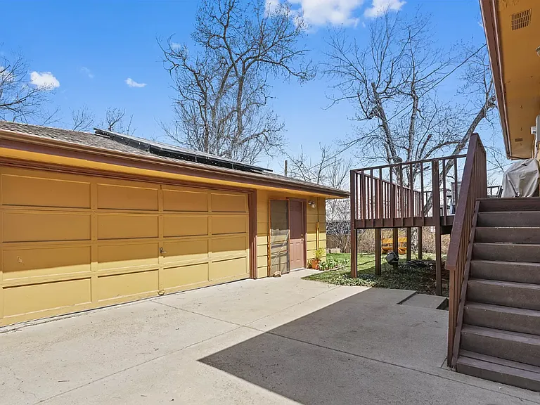 4555 Brookfield Dr — Photo 24