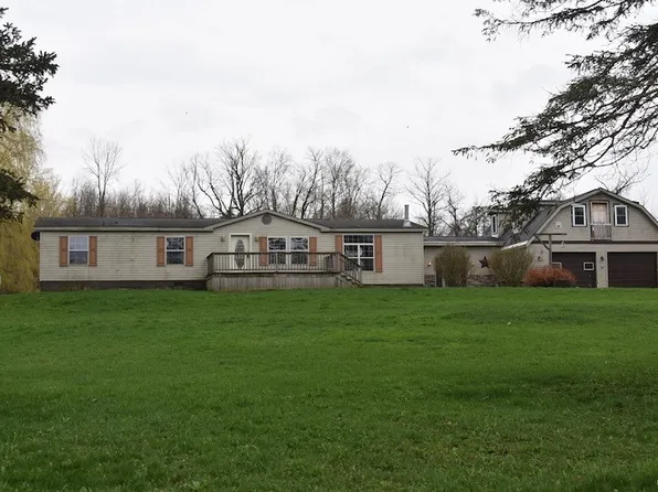 605 Middle Rd, Oswego, NY 13126