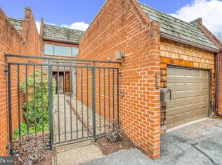 102 Old Crossing Dr, Baltimore, MD
