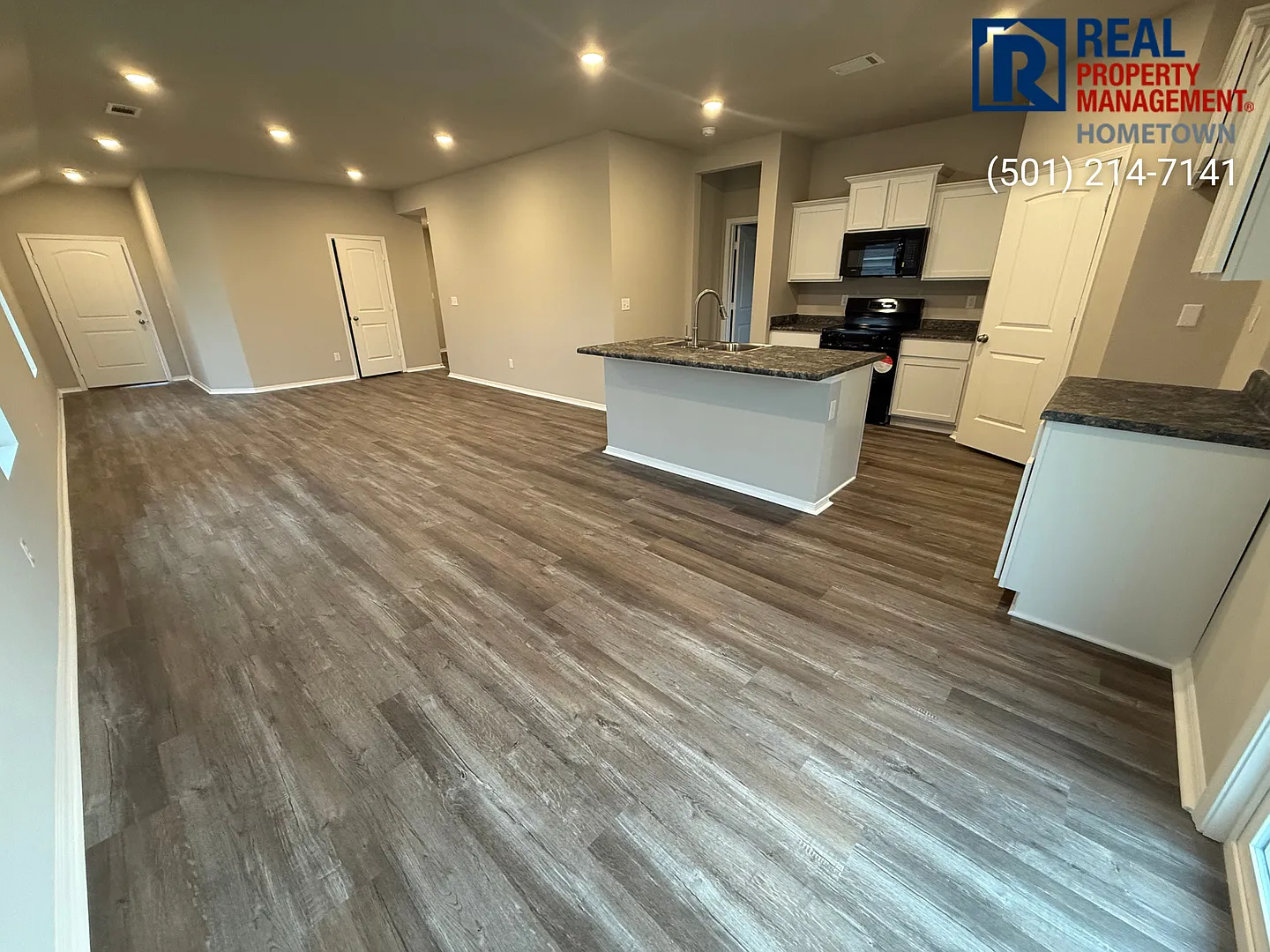 Charming 4-Bed 2-Bath Home in Benton — Photo 3
