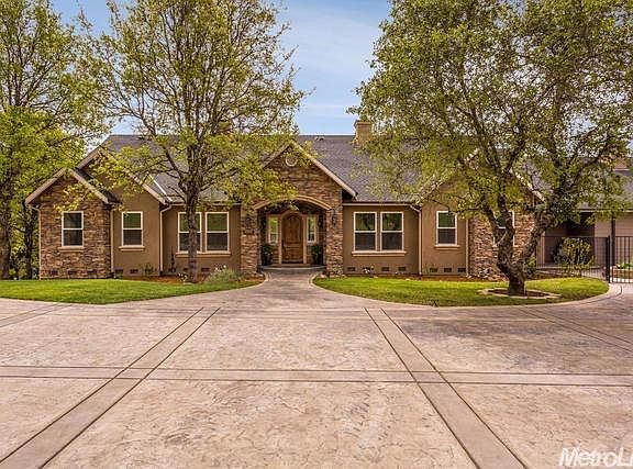 2nd image of 354 Orchard View Ln