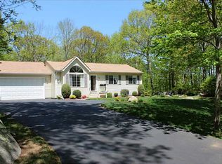 650 Whaley Hollow Rd, Coventry, RI 02816