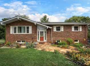 124 Oak Hill Rd, Candler, NC 28715