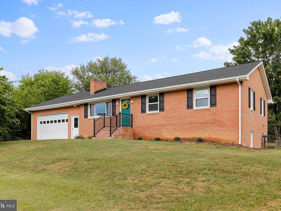 1st image of 52 Boies Dr