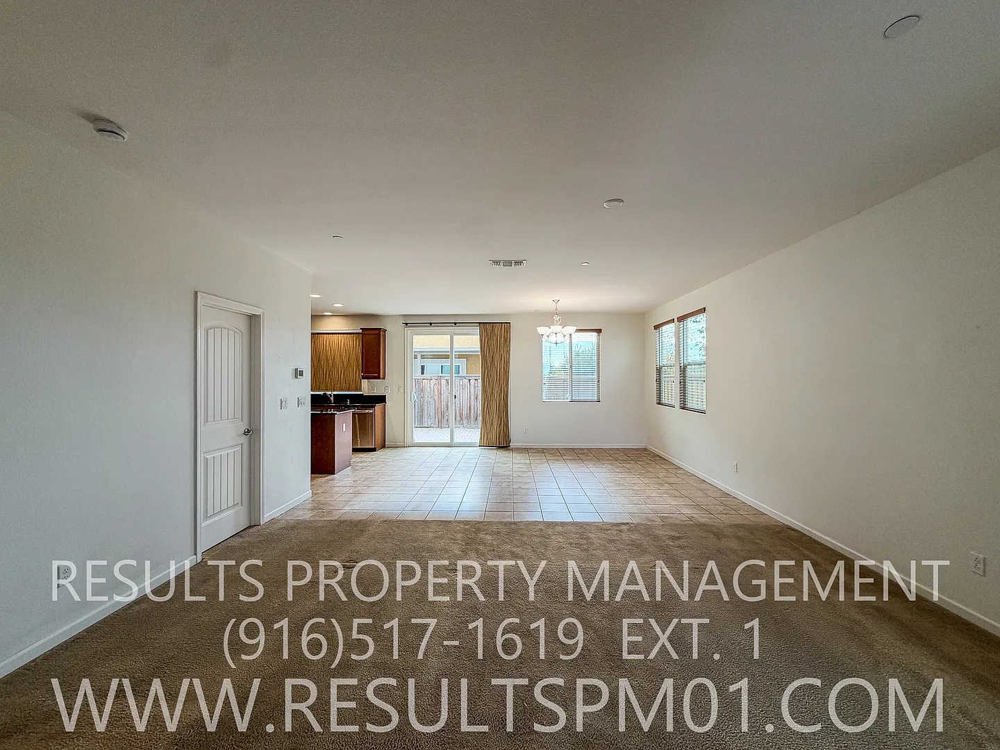 Beautiful and Spacious 5 Bed w Loft Home — Photo 3