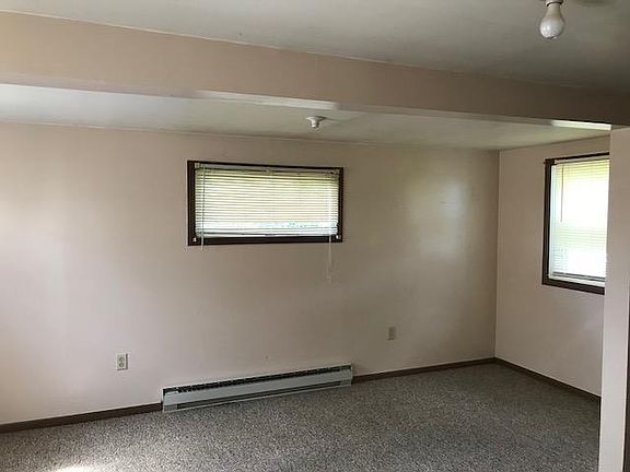 5th image of 138 E 2nd St