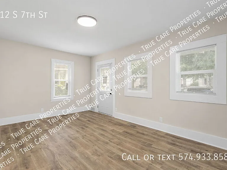 212 S 7th St — Photo 2