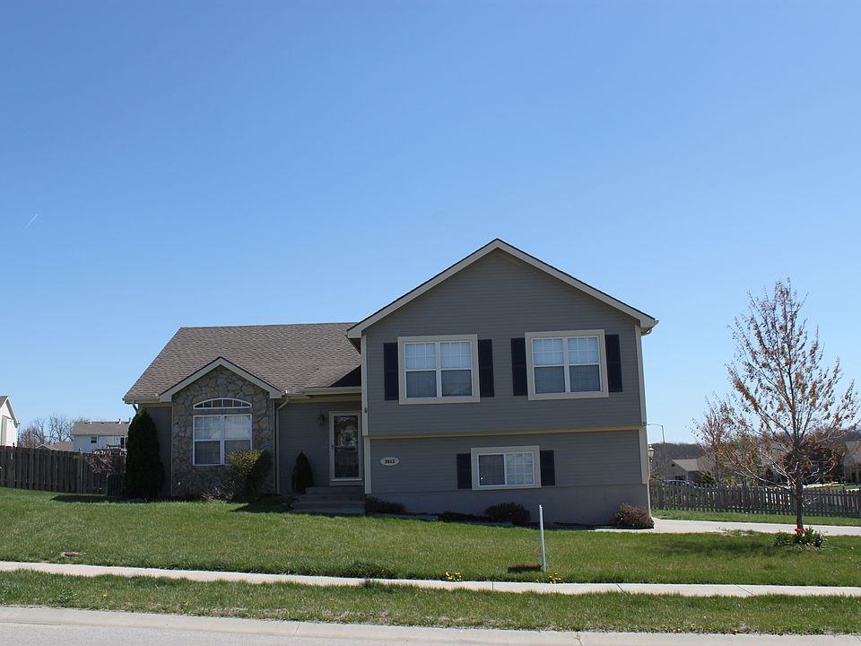 2nd image of 3913 Richmond Dr