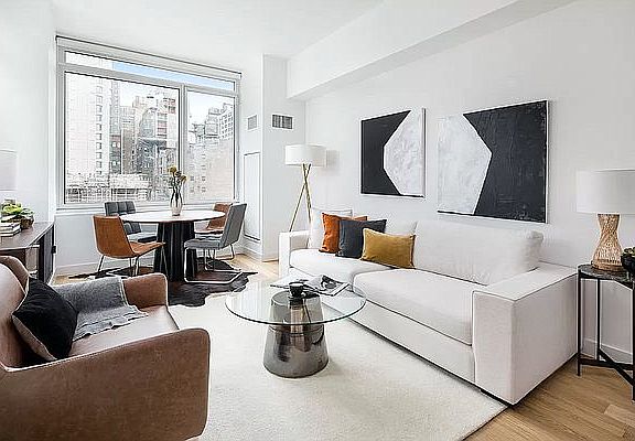 2nd image of 515 9th Ave #8L