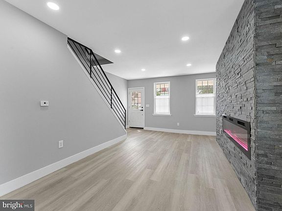 3rd image of 121 N 6th St