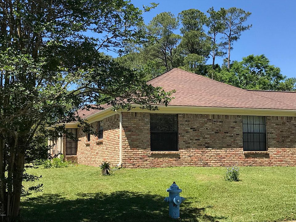 2nd image of 518 Shadowlawn Ln