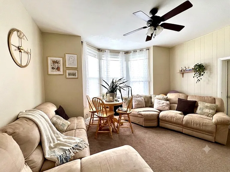 22 Stanford Ave — Photo 6