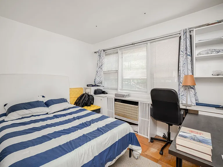 245 E 35th St #2H — Photo 3