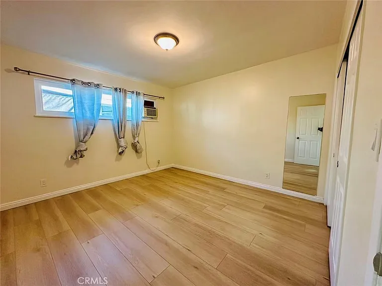 229 E Olive Ave — Photo 7